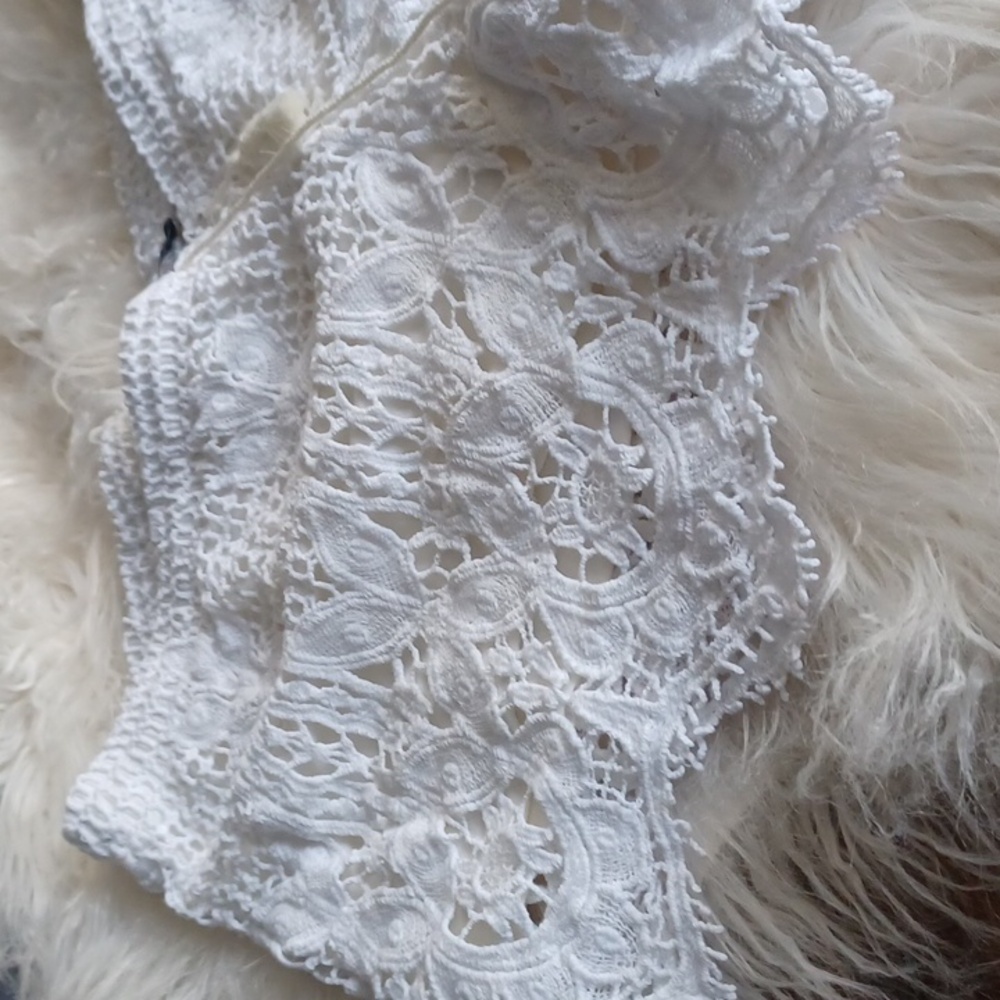 Express Crochet Shorts - Picture 4 of 12